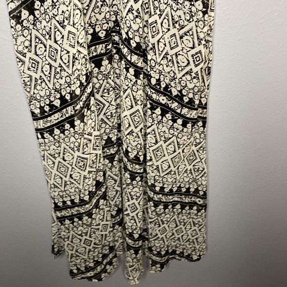 A.N.A Black and White Spaghetti Strap Geometric Pattern Vneck Maxi Size S - Picture 11 of 11